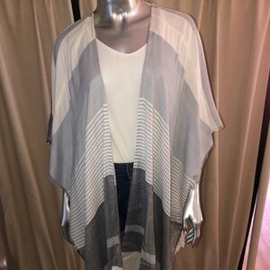 NWT Mudpie  Blue and white kimono